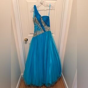 Mac Duggal